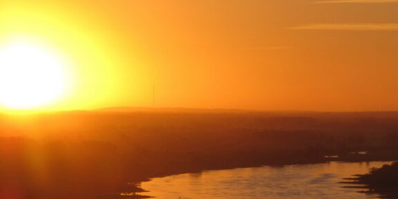 elbe_sonnenuntergang_2-breit-hp-panorama-b9195041bb27a0fe6ba202c66d701d98-91ig2sp0rexn